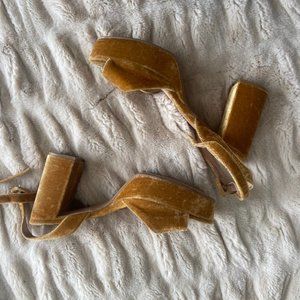 Chinese Laundry Block Heel Platform Sandal